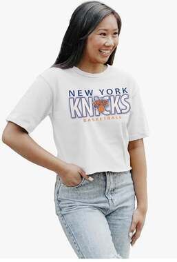 New York Knicks NBA Women Small Cropped Style T-Shirt Top NWT *Read